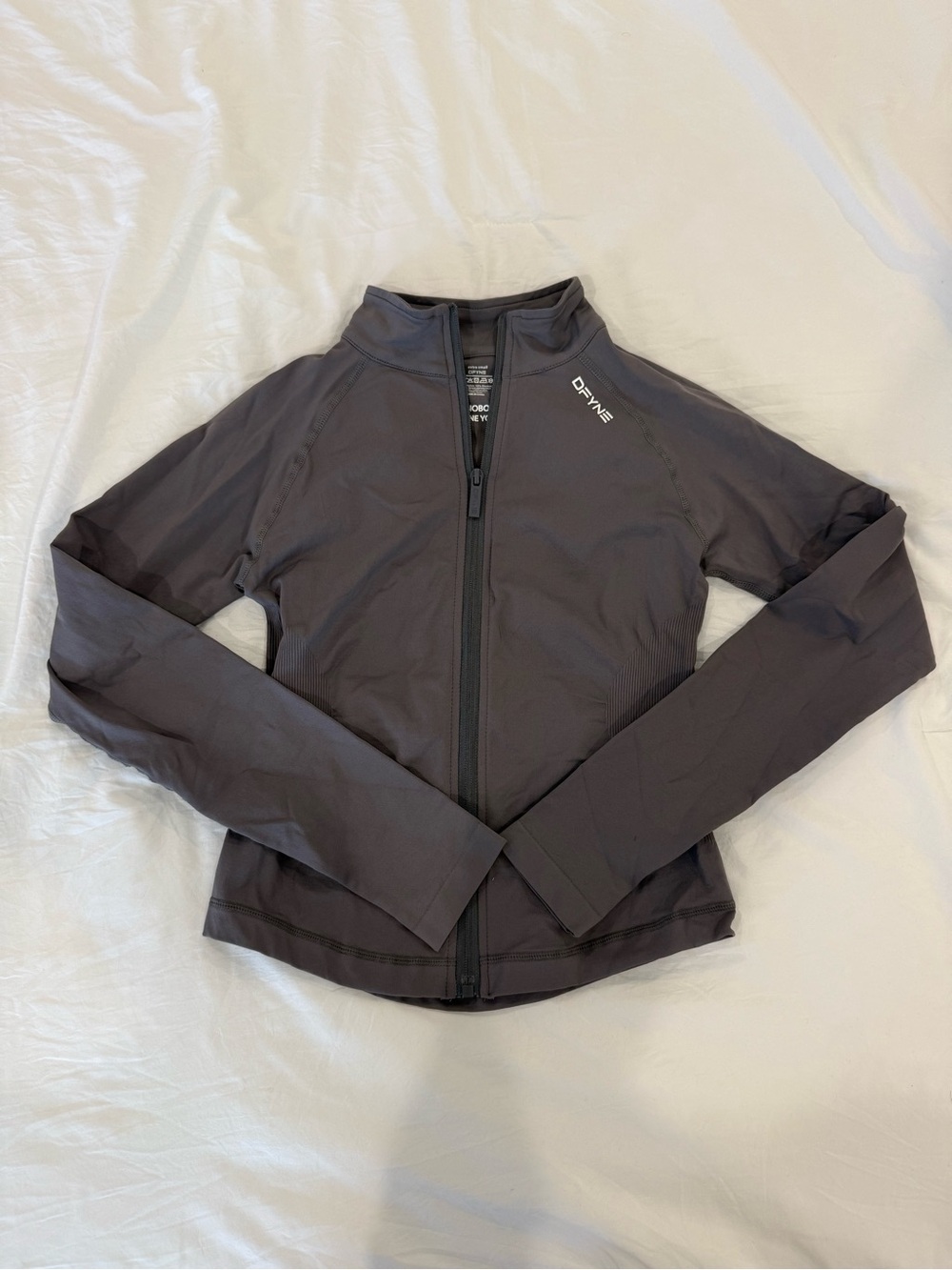 DFYNE Dynamic Zippy - Brand new